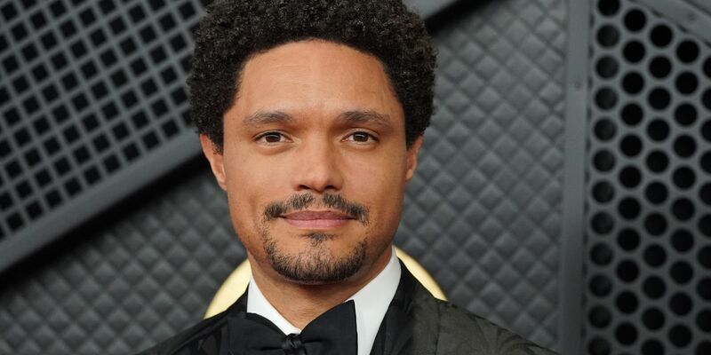 Trevor Noah moderiert zum sechsten und letzten Mal die Grammy-Verleihung.  - Foto: Jordan Strauss/Invision/AP/dpa