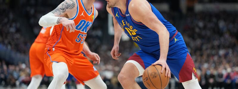 Isaiah Hartenstein (l.) und Nikola Jokic standen erst zum zweiten Mal nach langer Verletzungspause auf dem Parkett. - Foto: David Zalubowski/AP/dpa
