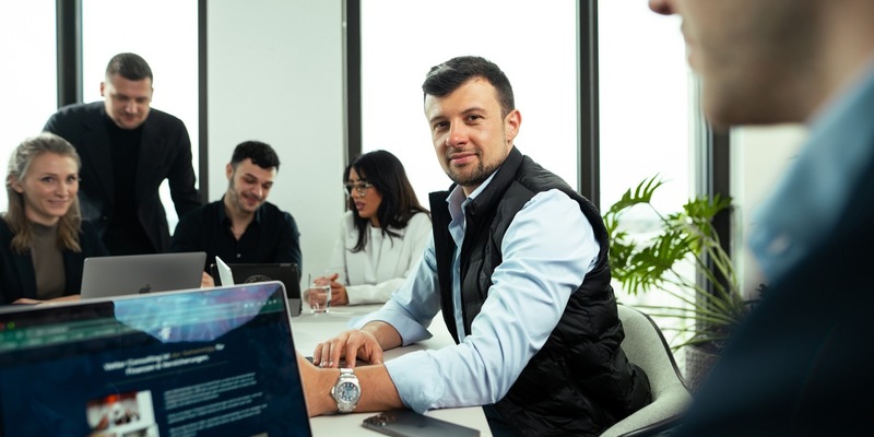 Wenn der Staat versagt: Wie Geschäftsführer ihre finanzielle Zukunft selbst retten können - Foto: presseportal.de