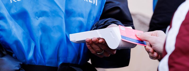 Die italienische Hauptstadt versucht mit dieser Maßnahme, die Besucherströme an einem der wichtigsten Touristenmagnete Roms besser zu kanalisieren und Gedränge zu verhindern. - Foto: Roberto Monaldo/LaPresse via ZUMA Press/dpa