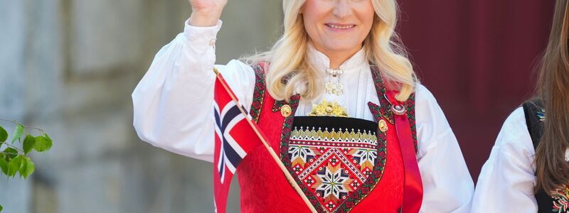 Über mehrere Jahre soll Kronprinzessin Mette-Marit Kontakt zu Epstein gehabt haben. - Foto: Lise Åserud/NTB/dpa