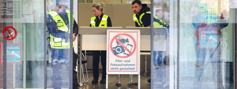 In einer neu eröffneten Service-Stelle will die Sparkasse vom Einbruch betroffene Kunden unterstützen - Foto: Christoph Reichwein/dpa