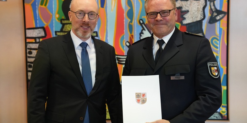 IM-MV: Innenminister Pegel ernennt Lutz Müller offiziell zum Inspekteur der Landespolizei - Foto: presseportal.de