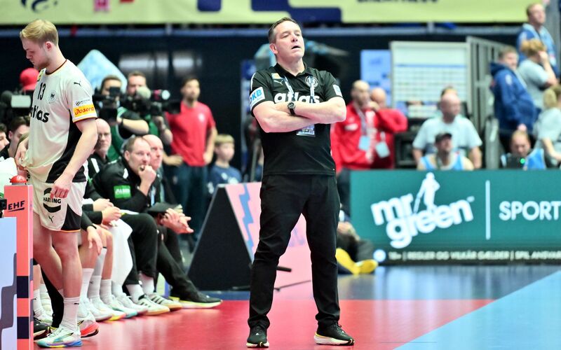 Handball-Bundestrainer Alfred Gislason wehrt sich nach EM-Silber gegen Kritik. - Foto: Sina Schuldt/dpa