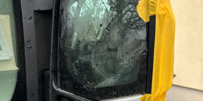 POL-PIKUS: Zu eng für zwei Transporter - Foto: presseportal.de