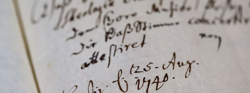 Eine der bislang unbekannten Handschriften aus dem Umfeld Johann Sebastian Bachs, entdeckt im Stadtarchiv Leipzig. - Foto: Hendrik Schmidt/dpa