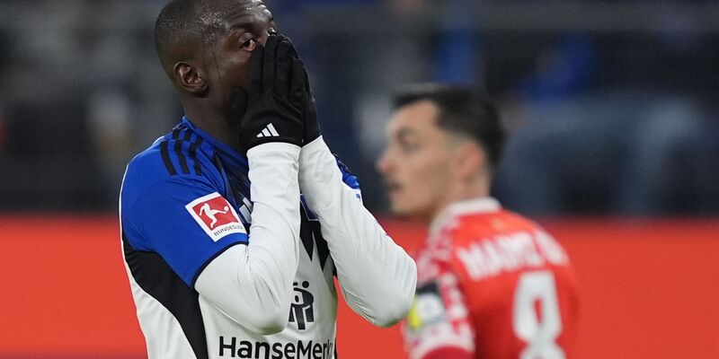 Jean-Luc Dompé vom Hamburger SV bleibt nach seiner Alkoholfahrt weiter vom Spielbetrieb suspendiert. (Archivbild) - Foto: Marcus Brandt/dpa
