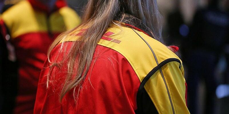 DHL-Mitarbeiter (Archiv) - Foto: via dts Nachrichtenagentur