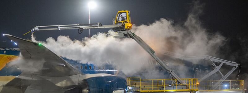 Der Flugverkehr war zeitweilig eingestellt. - Foto: Florian Wiegand/dpa