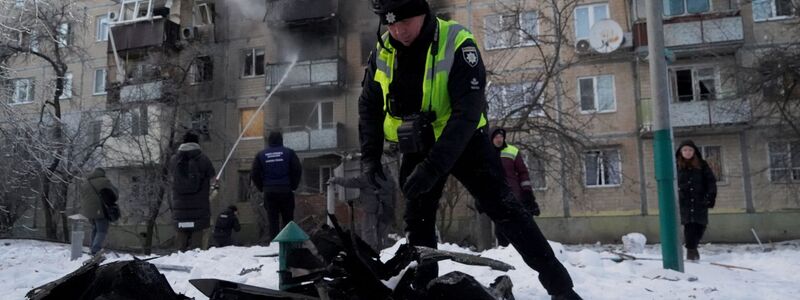 Die Energieversorgung in Charkiw ist genauso schwer beschädigt wie in Kiew.  - Foto: Andrii Marienko/AP/dpa