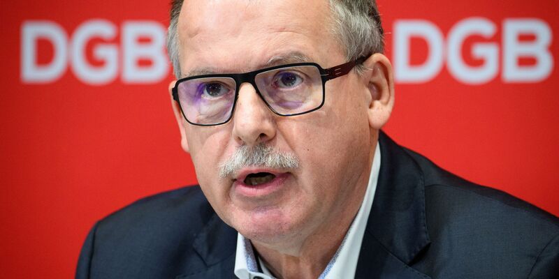 Stefan Körzell attackiert Wirtschaftsministerin Reiche (Archivbild) - Foto: Bernd von Jutrczenka/dpa