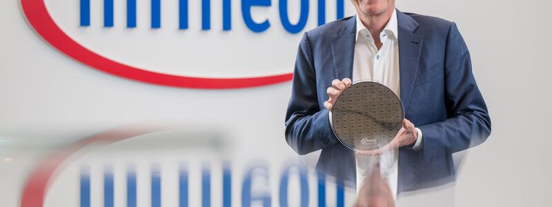 Infineon-Chef Jochen Hanebeck will die Investitionen beschleunigen. (Archivbild) - Foto: Peter Kneffel/dpa