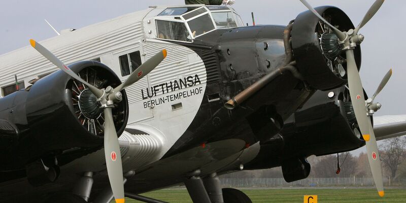 Die Ju 52 war Rückgrat der ersten Lufthansa in der NS-Zeit.  - Foto: Bernd Wüstneck/dpa