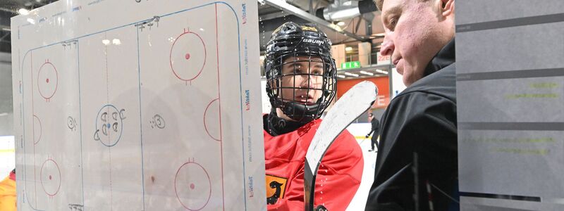 Laura Kluge bereitet sich im Training auf das Auftaktspiel gegen Schweden vor.  - Foto: Peter Kneffel/dpa