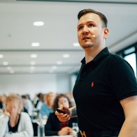 Wenn die Stimme zittert, zittert auch die Wirkung – was du dagegen tun kannst - Foto: presseportal.de