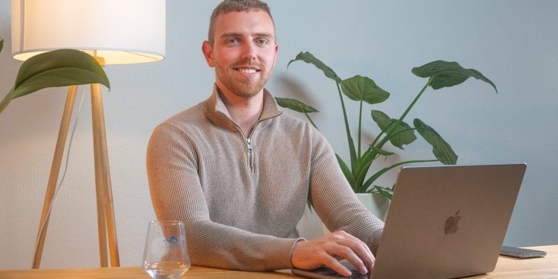 Studien schlagen Alarm: Warum Wasser aus Plastikflaschen so gefährlich ist und was man dagegen tun kann - Foto: presseportal.de