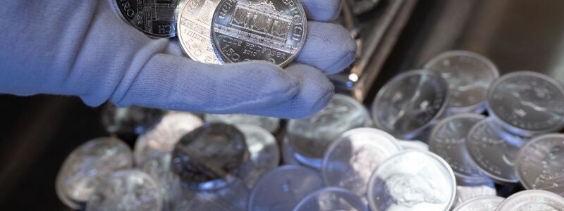Unter anderem dient Silber als Investment. (Archivbild) - Foto: Sven Hoppe/dpa