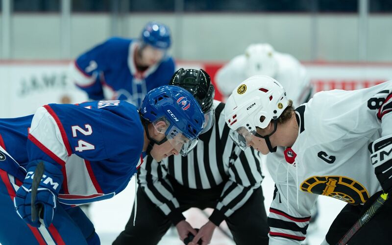 Ilya und Shane als Konkurrenten auf dem Eis. - Foto: -/HBO Max/dpa