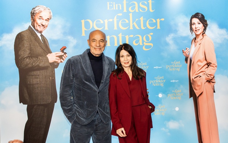 Regensburg feiert mit Iris Berben und Heiner Lauterbach den perfekten Premierenabend / EIN FAST PERFEKTER ANTRAG / ab 26. Februar im Kino! - Foto: presseportal.de