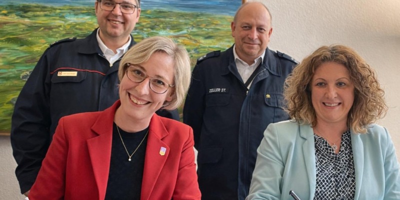 FW Speyer: Vereinbarung zur Nutzung der Feuerwehreinsatzzentralen im Redundanzfall zwischen der Verbandsgemeinde Römerberg-Dudenhofen und der Stadt Speyer - Foto: presseportal.de