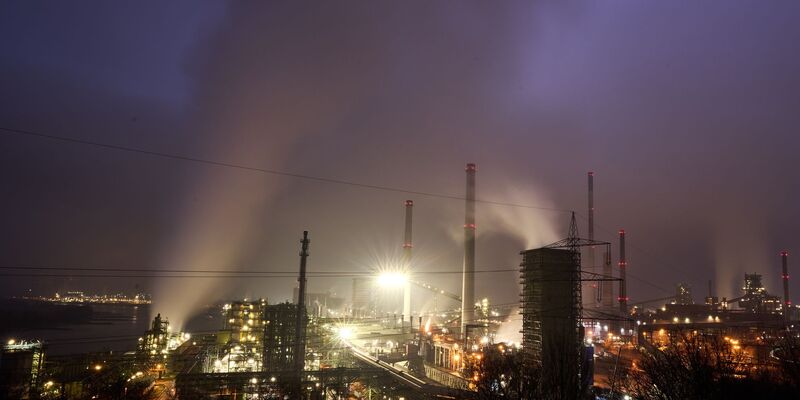 Die nun genehmigte Unterstützung bis Ende 2030 kann Unternehmen im gesamten Bundesgebiet gewährt werden. (Archivbild) - Foto: Bernd Thissen/dpa