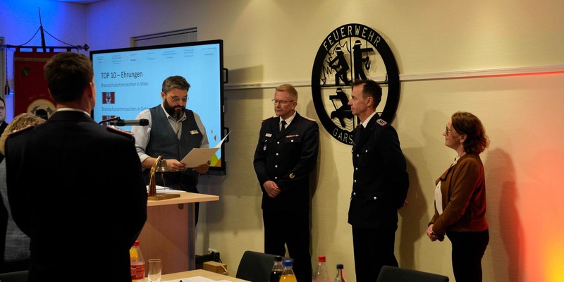 FW Norderstedt: Jahreshauptversammlung der Freiwilligen Feuerwehr Garstedt - Foto: presseportal.de