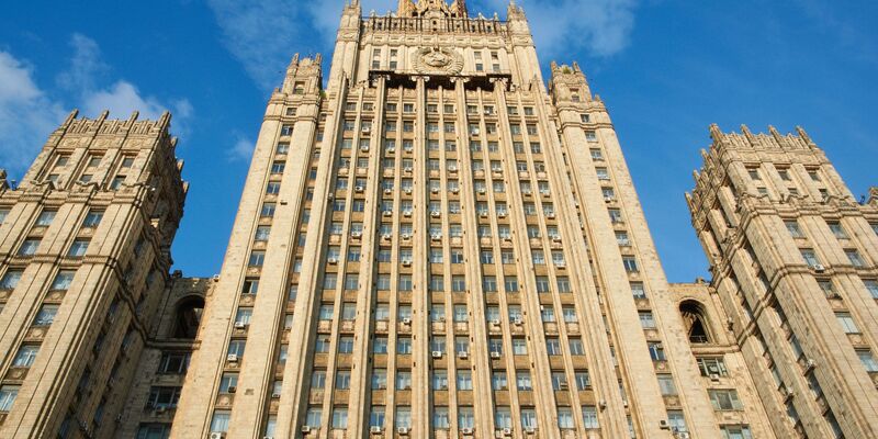 Russland hat nach der Ausweisung eines seiner Diplomaten aus Deutschland nun auch einen Mitarbeiter der deutschen Botschaft zur unerwünschten Person erklärt. (Archivbild) - Foto: Bernd Thissen/dpa