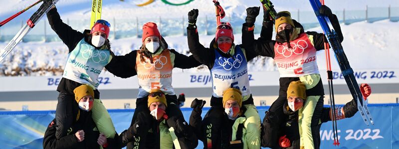 2022 gab es für Preuß (2. von links) mit den deutschen Staffel-Frauen Bronze. (Archivbild) - Foto: Hendrik Schmidt/dpa-Zentralbild/dpa