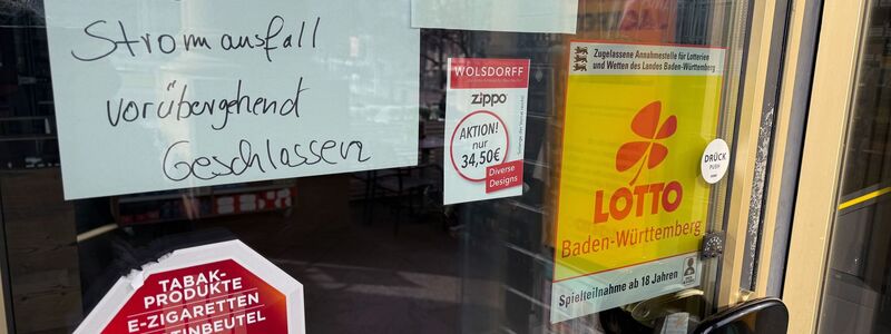 In der Innenstadt mussten Geschäfts zeitweise schließen. - Foto: Stefanie Järkel/dpa