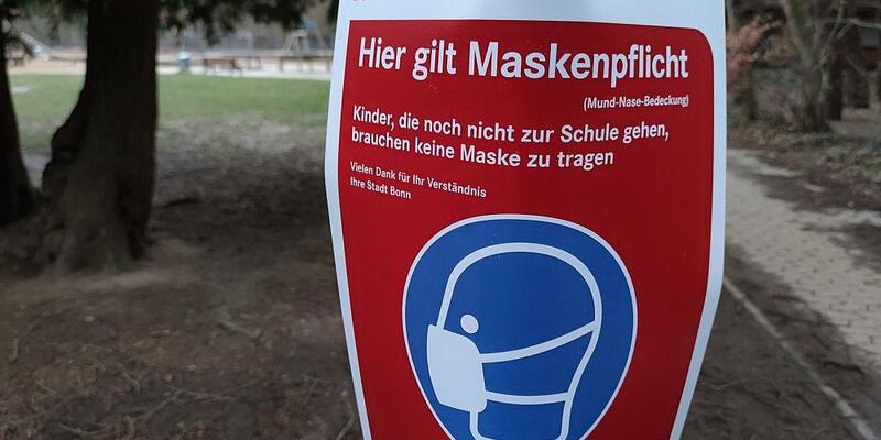 Hinweis auf Maskenpflicht (Archiv) - Foto: via dts Nachrichtenagentur