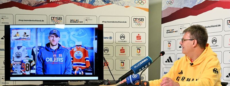 Aus logistischen Gründen wurde Leon Draisaitl bei der Vorstellung der deutschen Fahnenträger aus Kanada zugeschaltet - Foto: Peter Kneffel/dpa