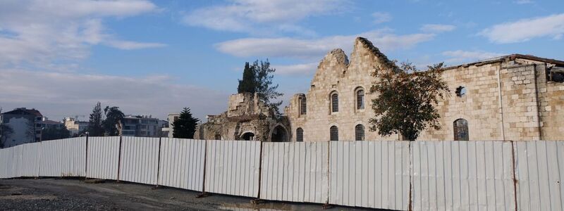 Die Arbeiten für den Wiederaufbau haben begonnen - Foto: Mirjam Schmitt/dpa