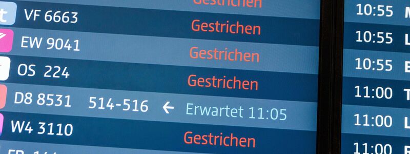 Wann der Flugbetrieb wieder aufgenommen werden könne, sei aktuell unklar, so eine Sprecherin des Flughafens am Morgen. - Foto: Carsten Koall/dpa