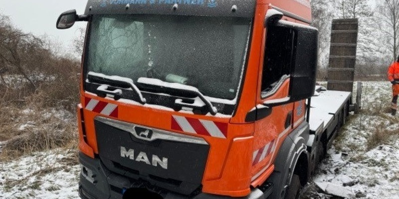 POL-HRO: Lkw gestohlen und wiedergefunden- Diesel entwendet, hoher Sachschaden auf Baustelle - Foto: presseportal.de