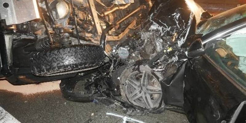POL-ROW: ++ Schwerer Verkehrsunfall auf der A1 ++ Erneute Graffiti-Schmierereien an öffentlichen Einrichtungen ++ Betrunken mit landwirtschaftlichem Gespann unterwegs ++ - Foto: presseportal.de