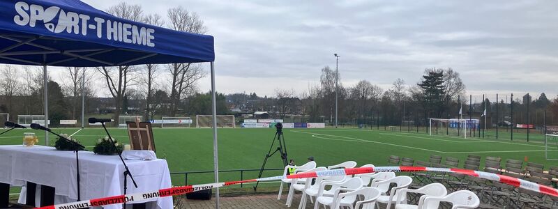 Die Stadt hat zu einer öffentlichen Trauerfeier geladen. - Foto: Volker Danisch/dpa