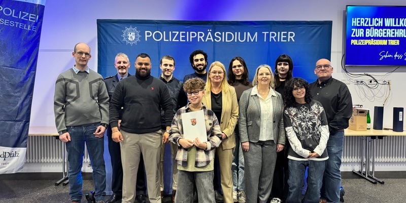 POL-PPTR: Anja Rakowski bedankt sich für hohes Maß an Zivilcourage im Sinne der Kampagne Wer nichts tut, macht mit - Foto: presseportal.de