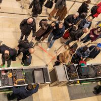 Am BER stand zwischenzeitlich der Betrieb still. - Foto: Carsten Koall/dpa