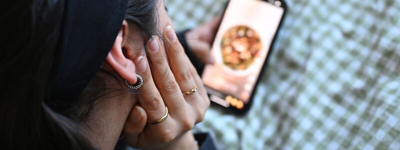 Eine Sorge vieler Menschen ist, welchen Inhalten Kinder in sozialen Medien ausgesetzt sind, und wie sich die stundenlange Nutzung auf sie auswirkt. (Symbolbild) - Foto: Elisa Schu/dpa