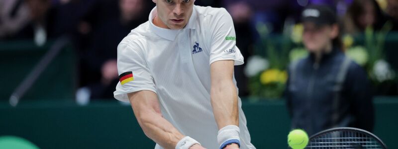 Yannick Hanfmann brachte die deutschen Tennis-Herren mit 1:0 in Führung. - Foto: Rolf Vennenbernd/dpa