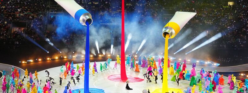 Farbenfroh ging die Eröffnungsfeier über die Bühne. - Foto: Michael Kappeler/dpa