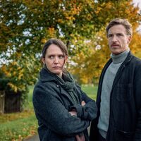 Murphy und Herbst scheinen Gefallen aneinander zu finden, doch beide bringen einiges an emotionalem Gepäck mit.  - Foto: Adrian Gross/ZDF/dpa