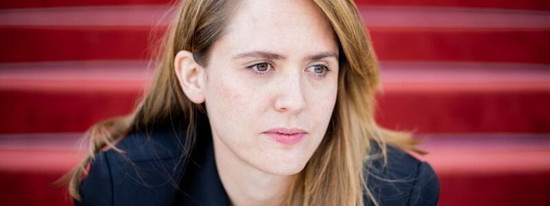 Schauspielerin Emily Cox übernimmt als neue Rechtsmedizinerin Mala Murphy im Thüringenkrimi «Gerechtigkeit». (Archivbild) - Foto: Christoph Soeder/dpa