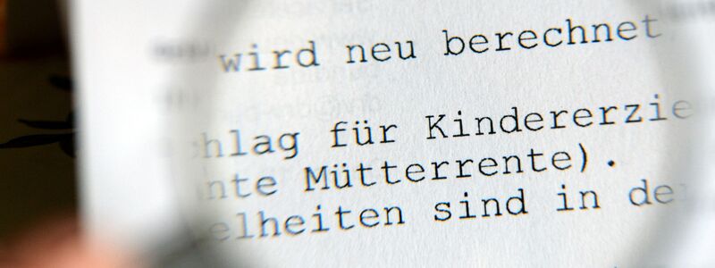 Anders als die Vorgängerregelungen soll die Mütterrente III aus Steuermitteln finanziert werden. (Symbolbild)  - Foto: Jens Kalaene/dpa