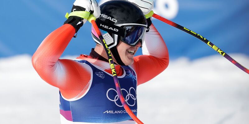 Franjo von Allmen jubelt über seine Bestzeit. - Foto: Oliver Weiken/dpa