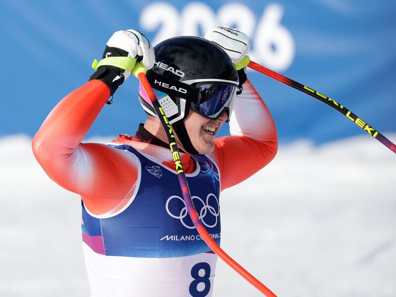 Franjo von Allmen jubelt über seine Bestzeit. - Foto: Oliver Weiken/dpa