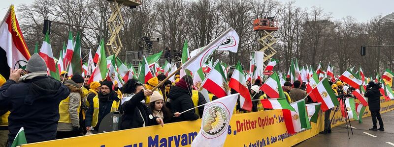 Die Polizei spricht von einem friedlichen Verlauf. - Foto: Ole Rockrohr/dpa