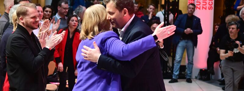 Klingbeil und Bas gaben den Auftakt für die Arbeit am SPD-Grundsatzprogramm. - Foto: Sebastian Christoph Gollnow/dpa
