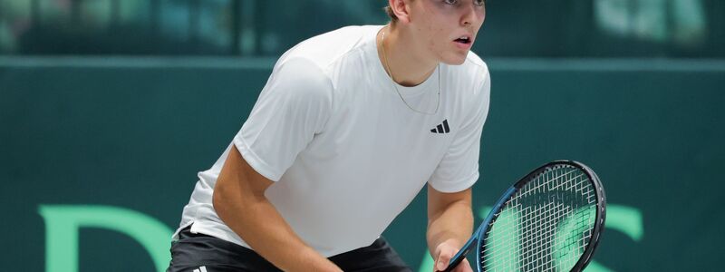 Justin Engel durfte die letzte Partie gegen Peru bestreiten - und gewann als 18-Jähriger auch seinen zweiten Davis-Cup-Auftritt. - Foto: Rolf Vennenbernd/dpa