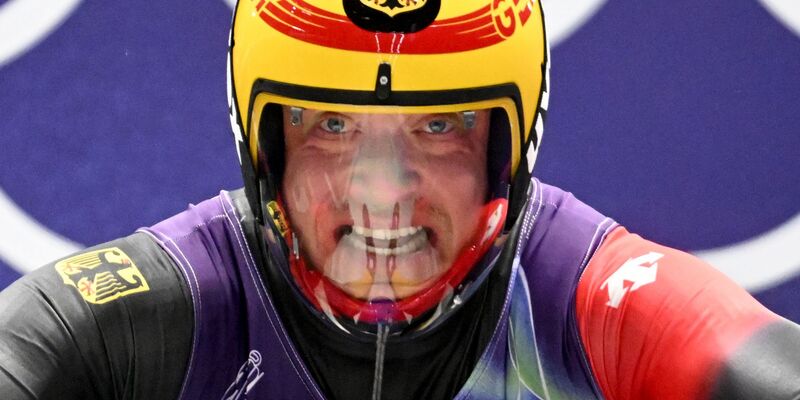 Felix Loch patzt im ersten von vier Läufen trotz Startrekord. - Foto: Robert Michael/dpa